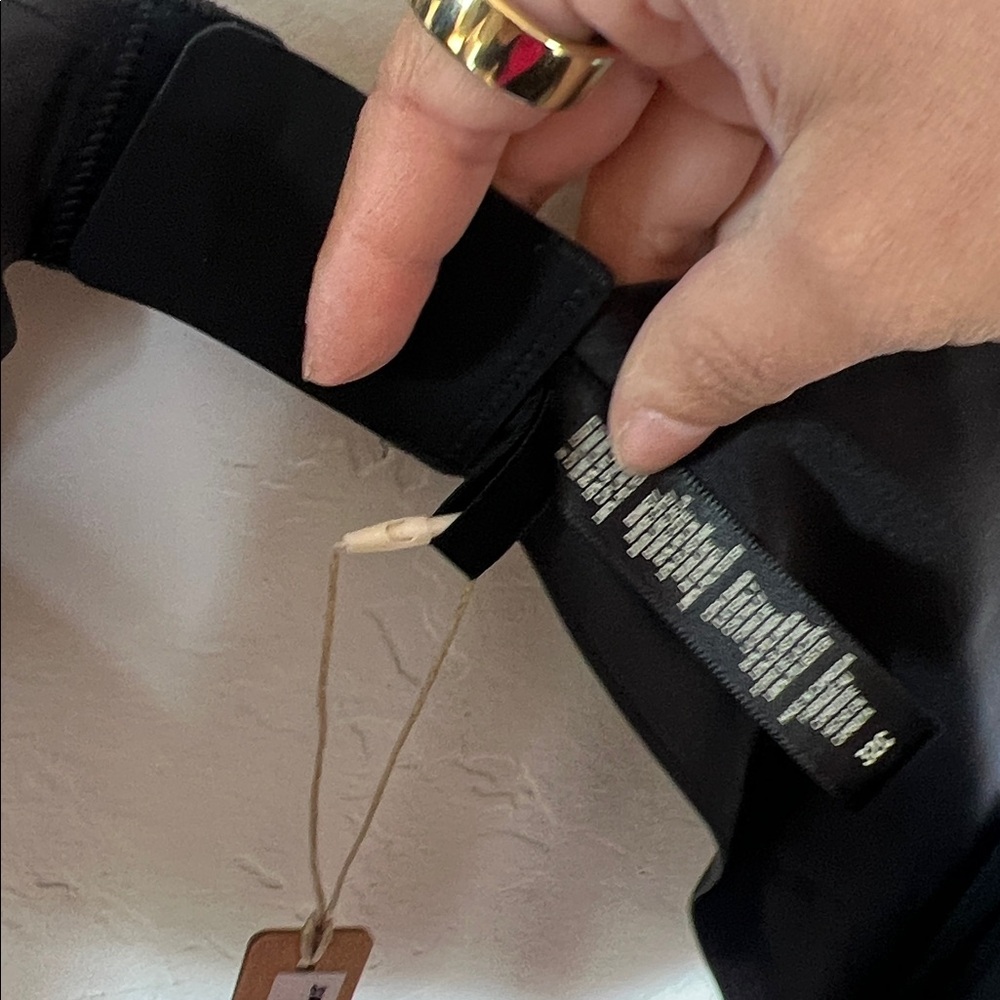 SKIMS NWT ultimate push up plunge bra - onyx - Picture 2 of 6